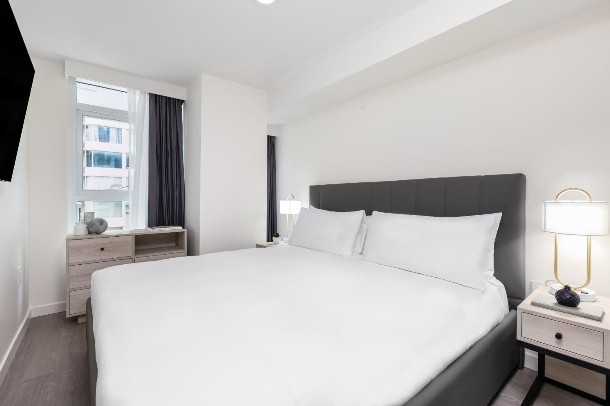 Level Downtown - Howe Hotel Ванкувър Екстериор снимка